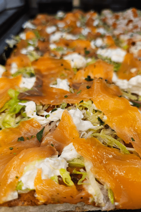 Pizza insalata salmone estracchino